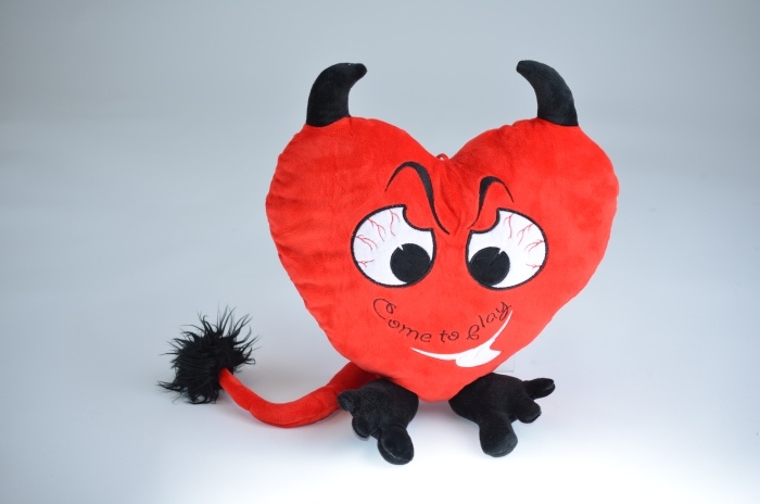 Plüsch Herz als Teufelchen m Schrift  Come to Play ca 45cm